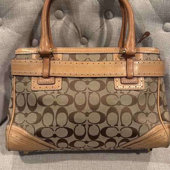 Coach Hampton Signature Satchel - Picture 5 of 12